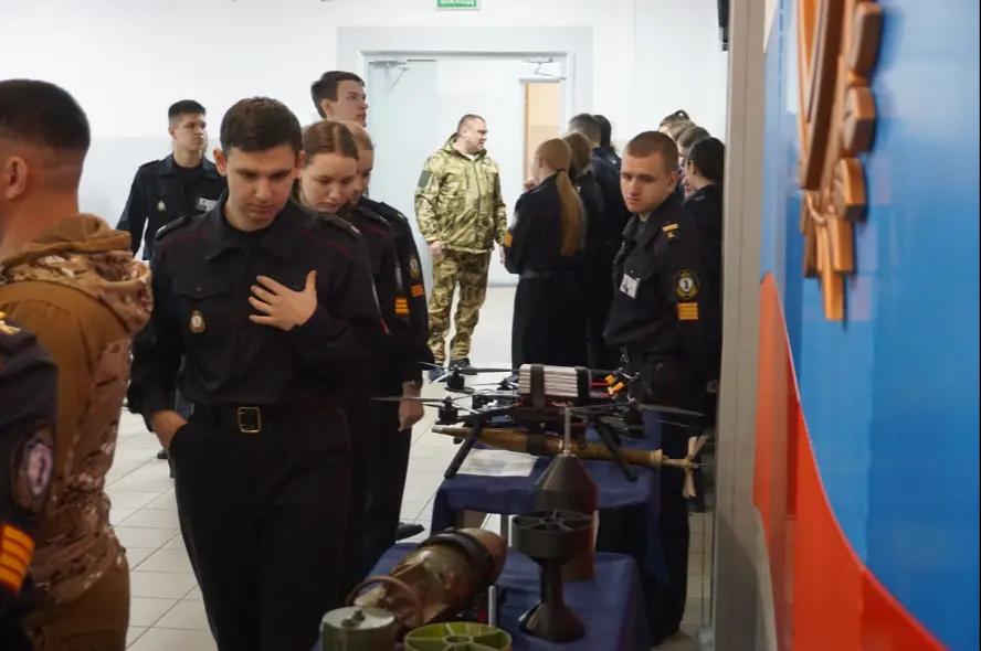 Выставка в колледже полиции